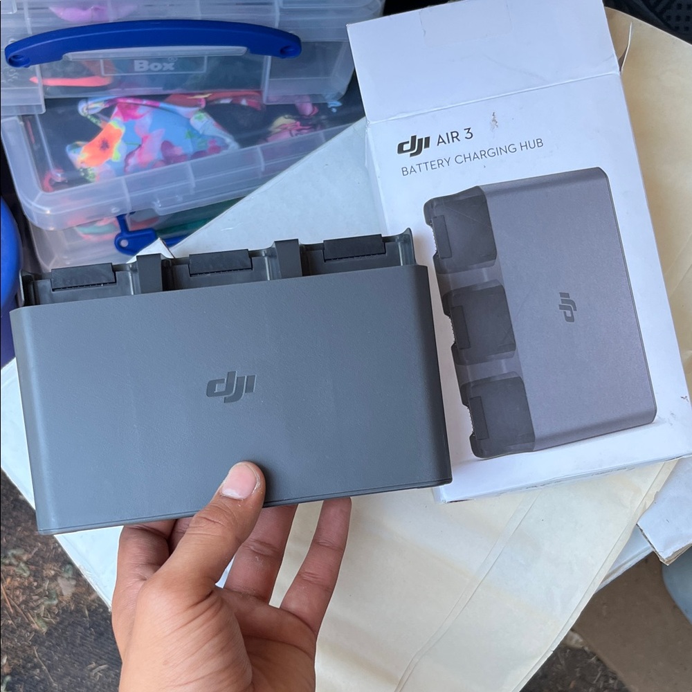 DJI Air 3 Charging Hub in Gray